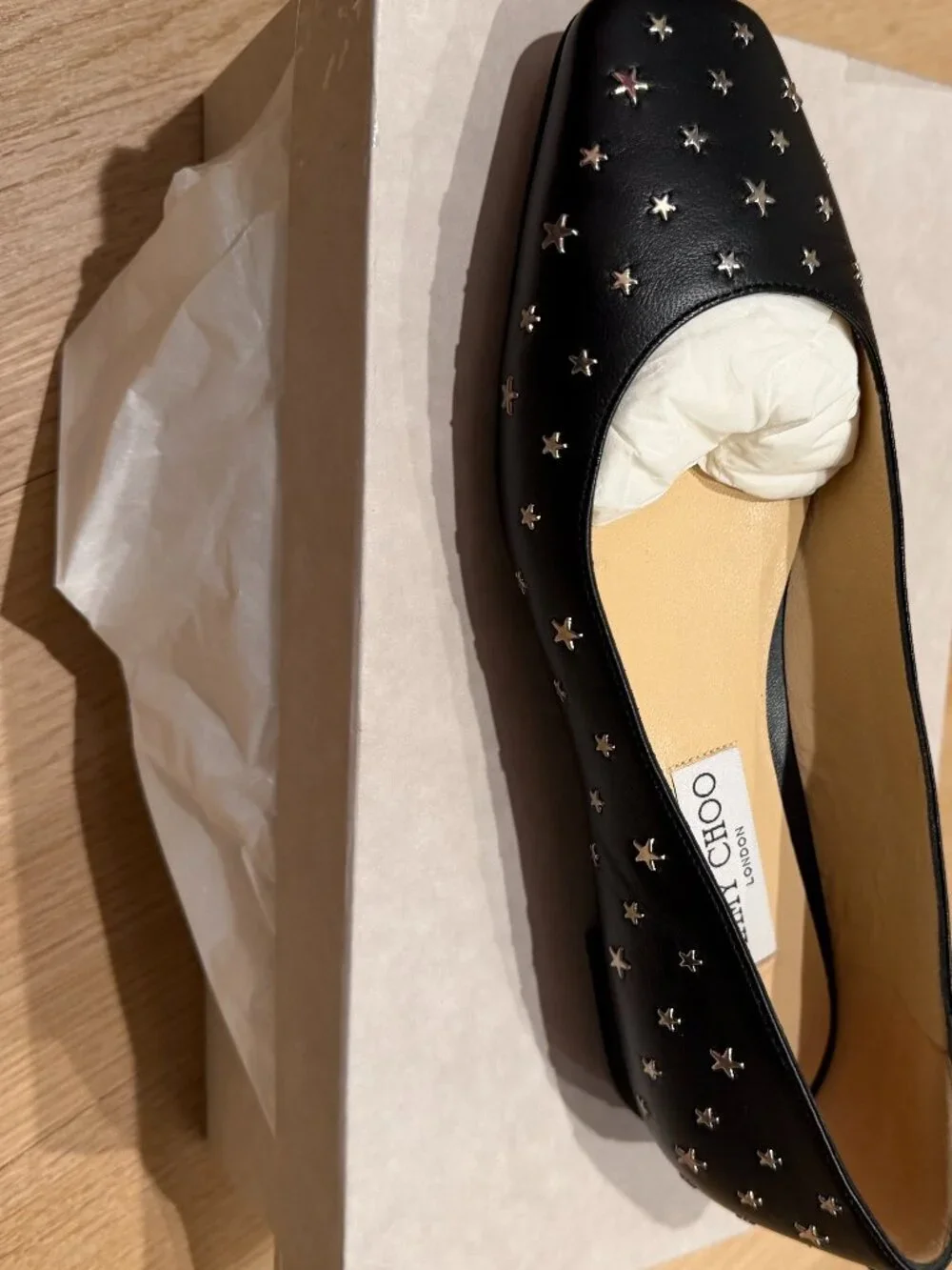 Jimmy Cho Modell Star-Studded Leather Ballerina